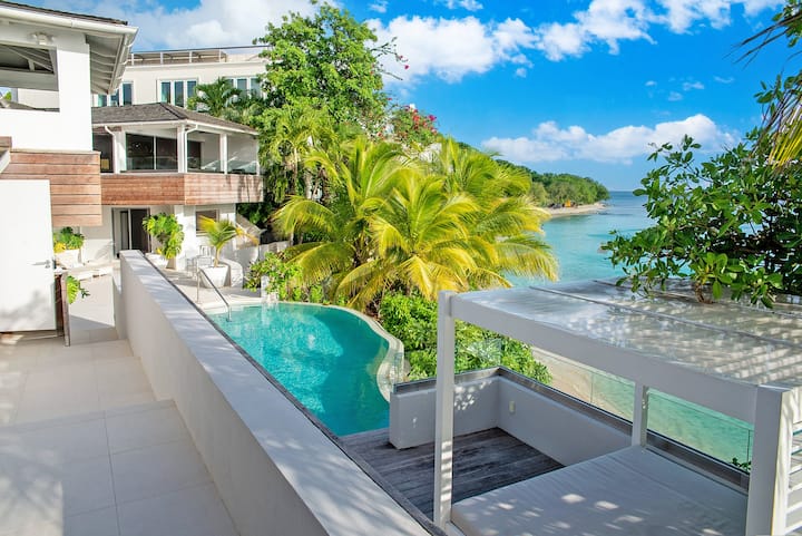 Portobello Villa Beachfront — Easter Deal - Barbados