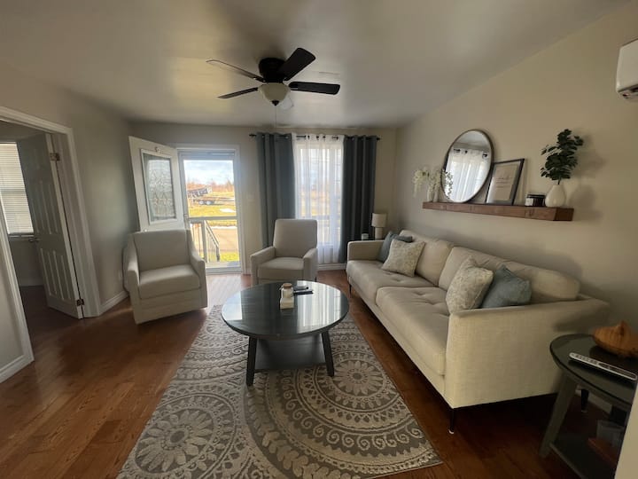 Modern And Cozy 4 Bedroom Home - Glace Bay