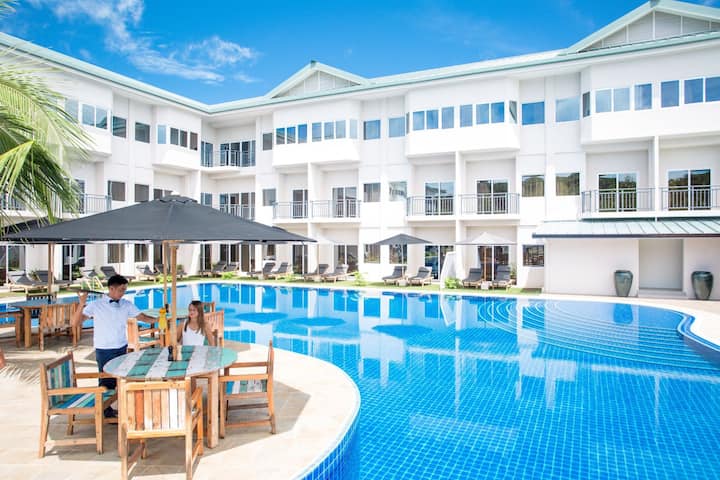 Cove Resort - Pool Side Room - Palau