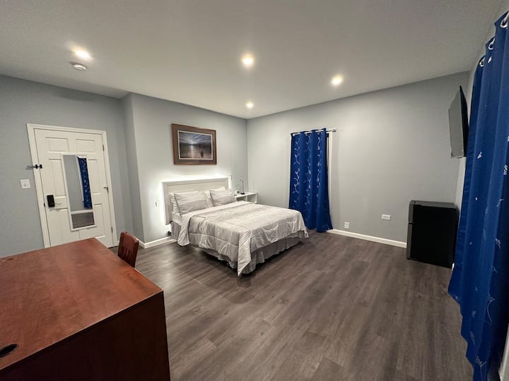 Cozy Modern Private Room B5 - Springfield, IL