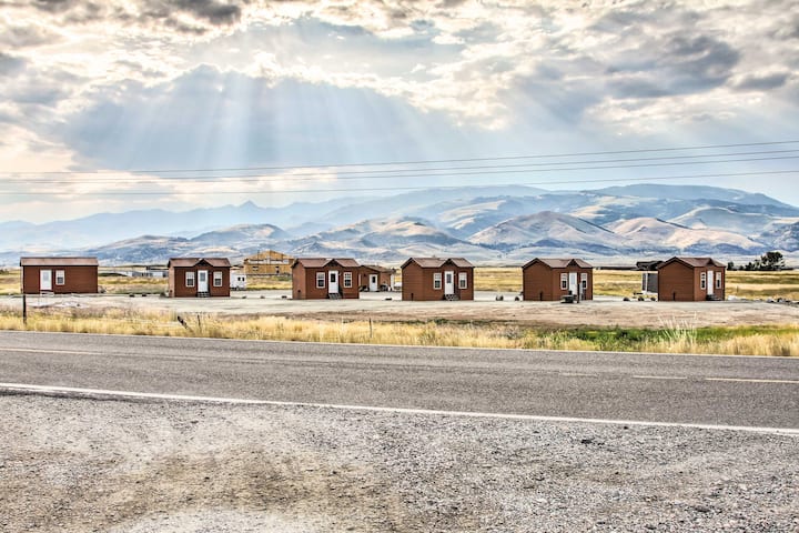 Small Cabin 6, Big Montana Feel! - Emigrant, MT