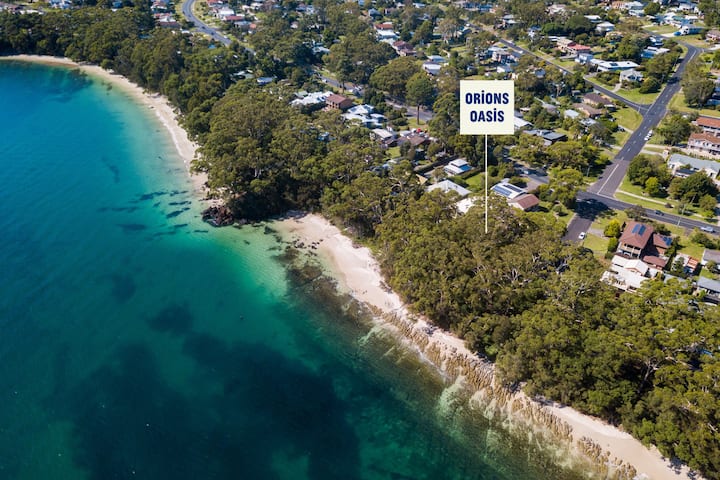 Orions Ultimate Oasis: Huge Beachfront Home - Huskisson
