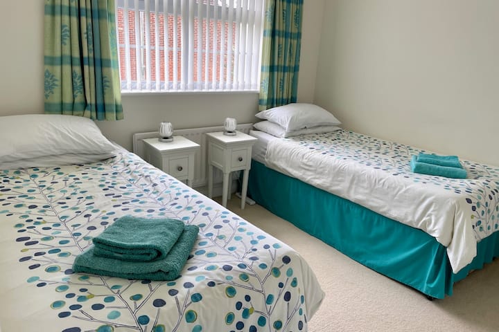 Delightful Room With Twin Beds. - Highcliffe