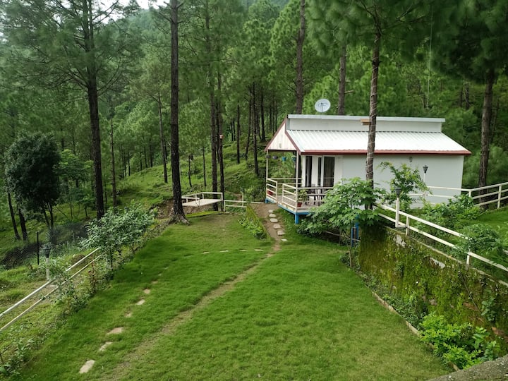 Private Deluxe Cottage - Lansdowne, India