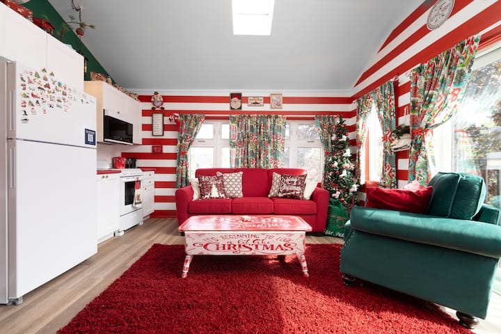The Christmas Room! - Crystal Beach
