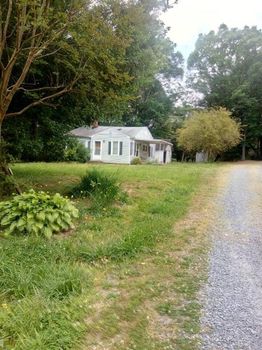 North Carolina Zoo, Asheboro airbnb, hotels and vacation rentals