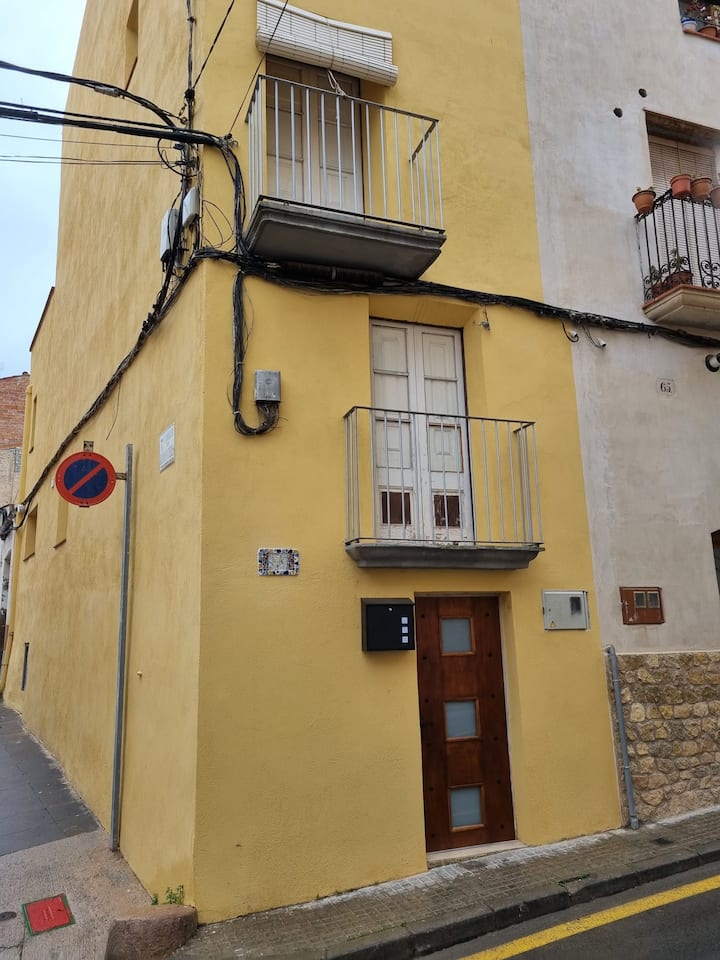 Traditional Spanish Town House - Miravet