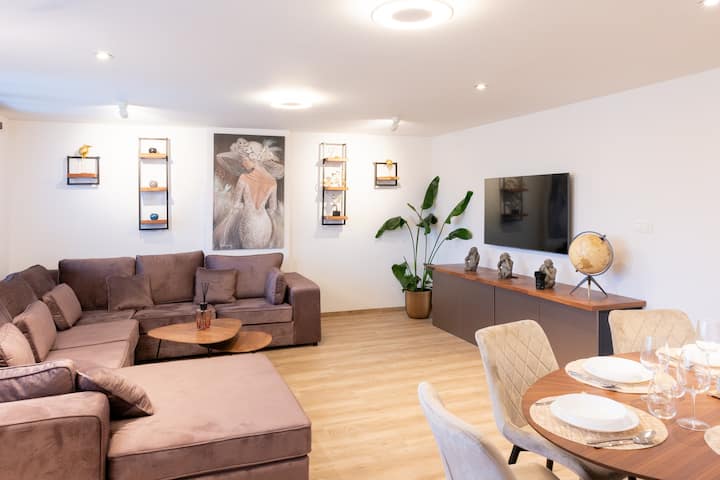 Stijlvol Appartement Met Jacuzzi & Sauna - Heusden-Zolder