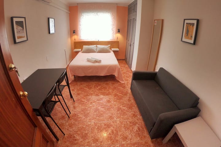 <Fn2>private Room&key>ac>wifi>beach>train St. - Málaga
