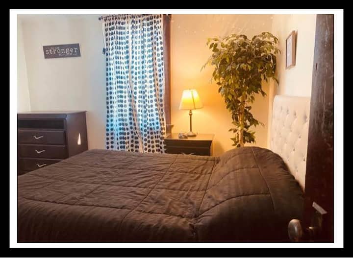 Room In Walkable & Charming Home - Kirkwood, MO