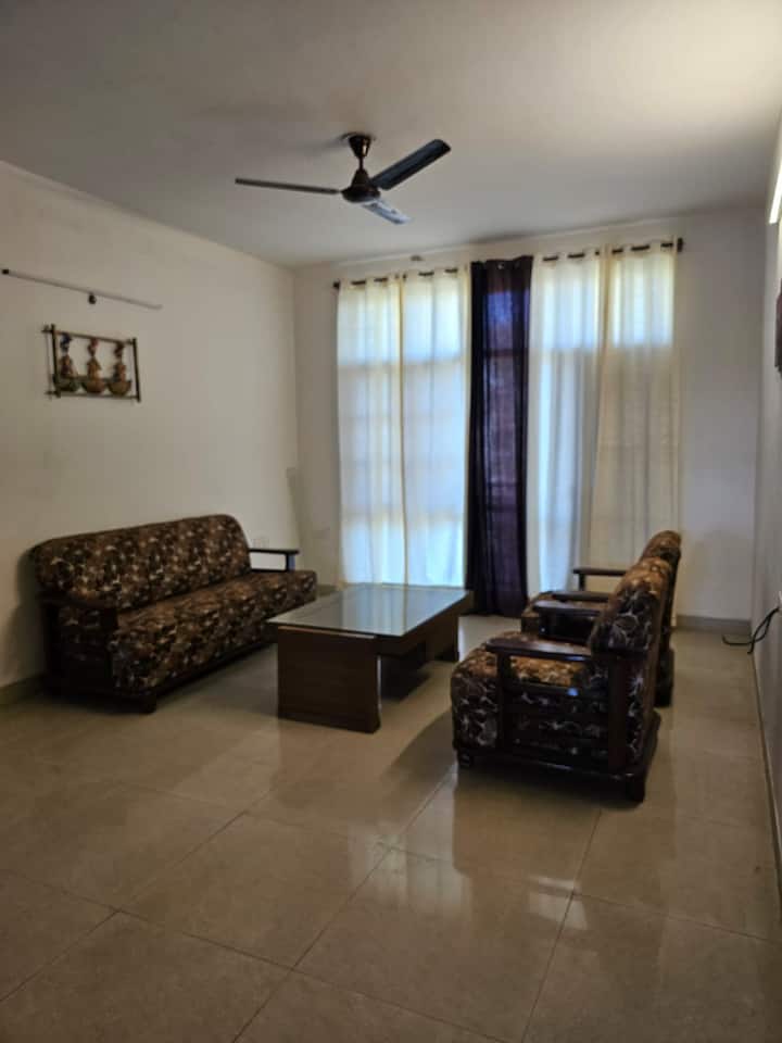 4bhk Flat On Daily/weekly Basis - New Chandigarh