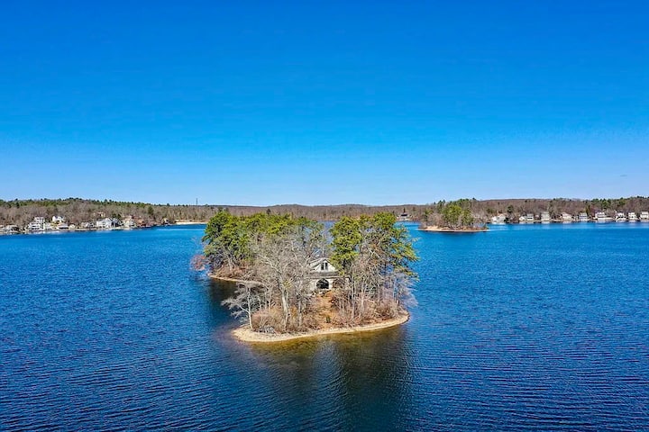 Private Island On Lake Pearl - Foxborough, MA