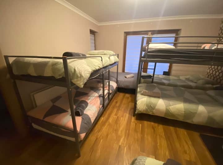 1 Dorm Room, Shared House - Ashbourne