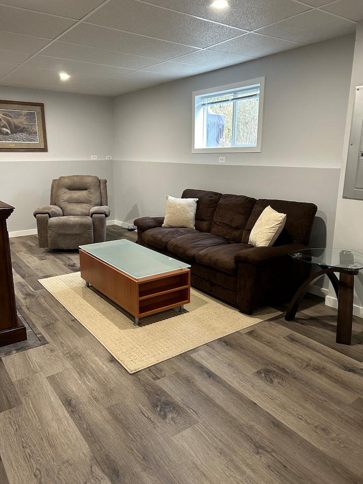 Modern 2 Bedroom Basement Suite - Sunshine Valley, BC