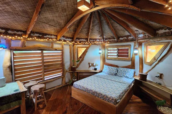 Cozy Canopy - Tonga
