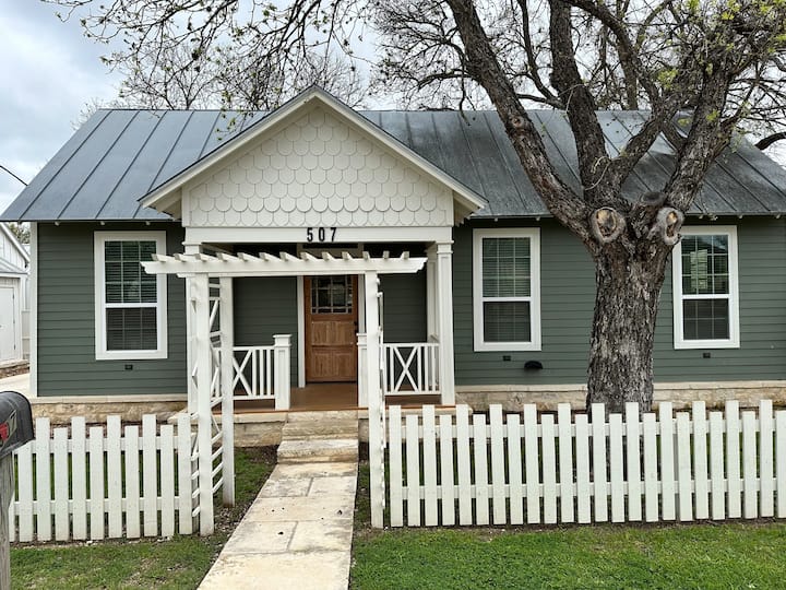 Charm In Historic District - Comfort, TX