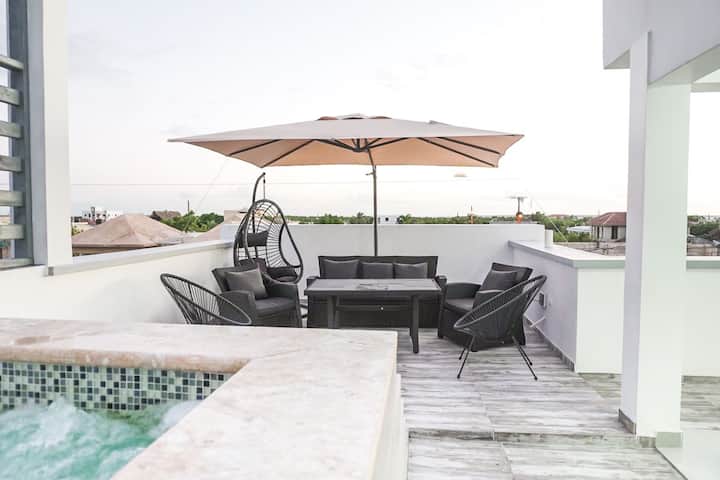 Luxurious Ocean-view Penthouse W/ Private Parking - La Romana