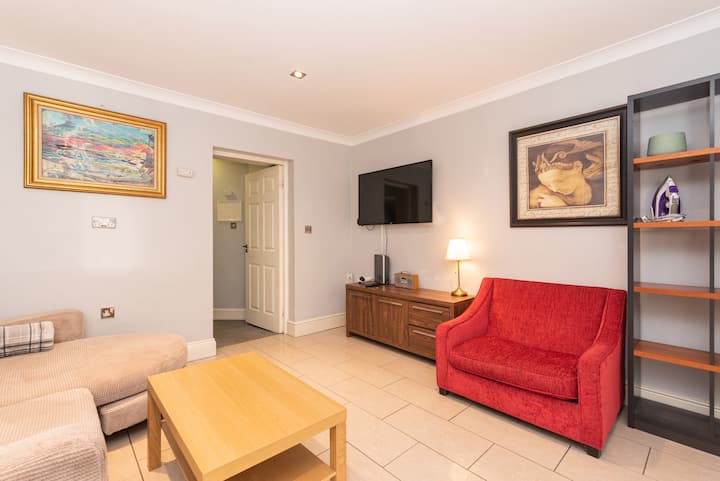 Stylish 2-bed House In Dublin 4 - Dun Laoghaire