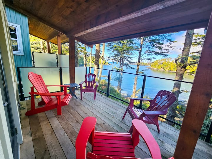 Sea Glass · Oceanfront Cabin With 2 Private Decks! - Ucluelet