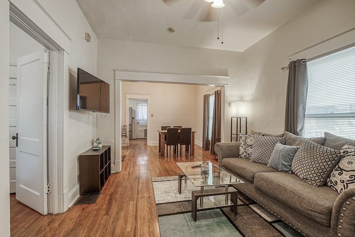 Spacious 2br By Ku Med & 39th With 1g Fiber - Mission, KS