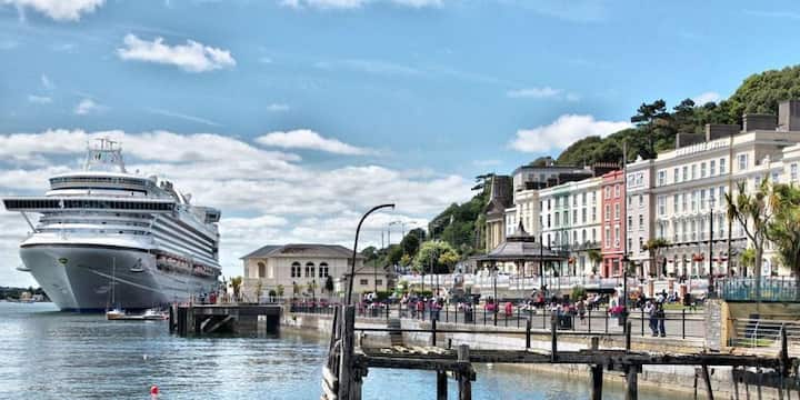 Charming 6 Bed Town House Cobh Cork - コーブ