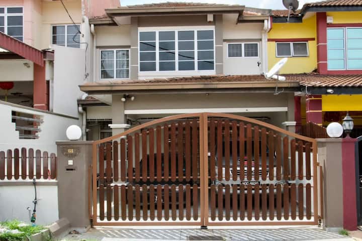 Double Story House 11pax 4br - Rompin