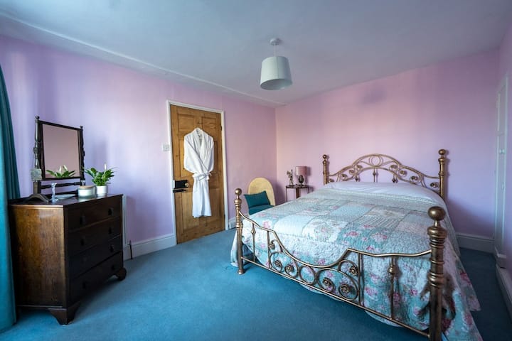 The Pink Room, Kemerton - Upton-upon-Severn