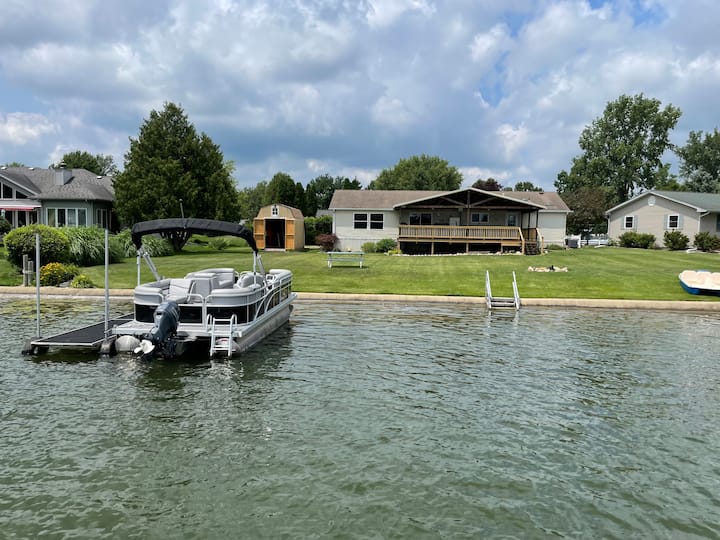 Craig Lake Cottage - Lakefront W/ Pontoon Rental - Coldwater, MI