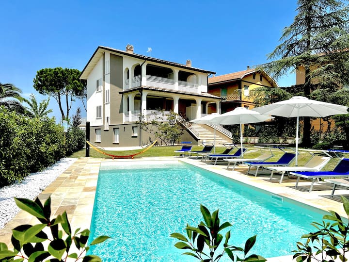 Villa Rugiada, 6 Bedrooms, 6 Bathrooms, Swimming Pool And Jacuzzi, A Few Km From The Sea - Fermo