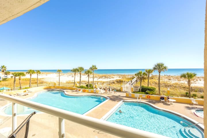 New Listing! Stunning Beachfront 2/2 Condo - Breathtaking Views / Private Pools! - Gulf Breeze, FL