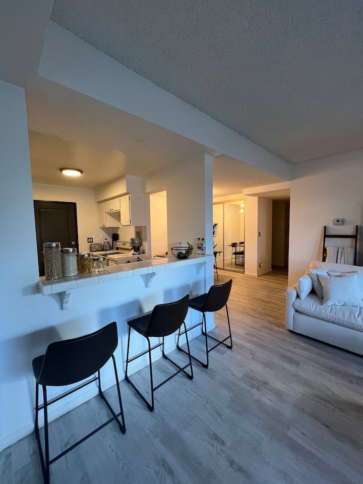 En-suite Double Room In Shared Condo Weho - Beverly Hills, CA