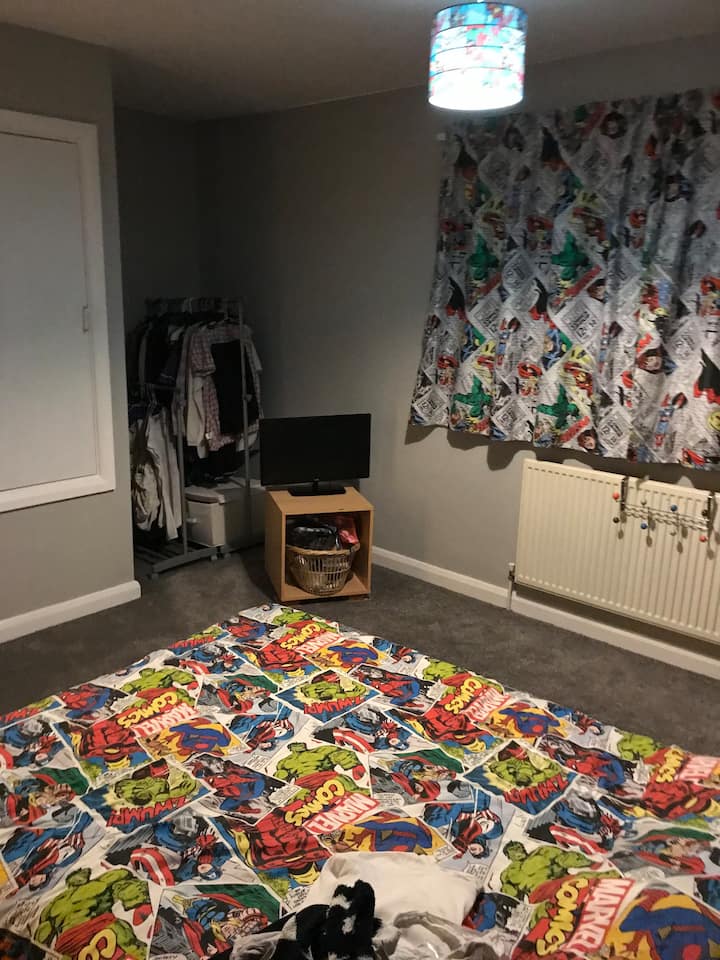 Large Double Room In 2 Bedroom Semi -Detached Home - Salford