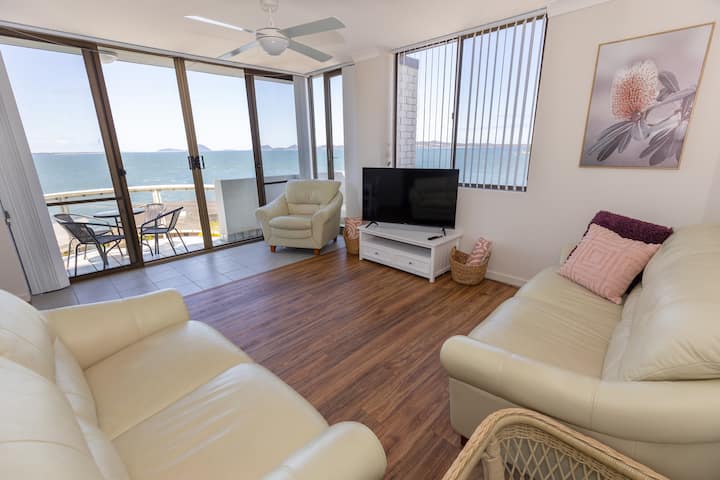 Sunrise @ The Point - Lovely 2 Bedroom Unit With Pool - Lemon Tree Passage