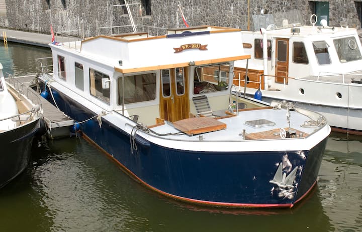 Comfortable Boat 'Amalia' City Center - Zaandam