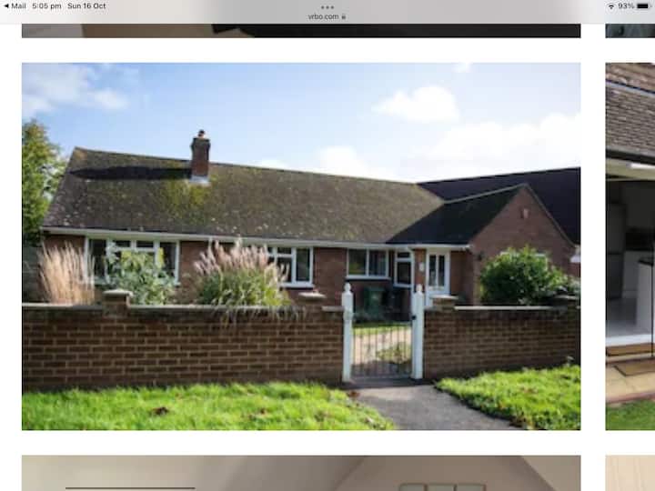 Comfortable 4 Bedroom Family Home - Guildford