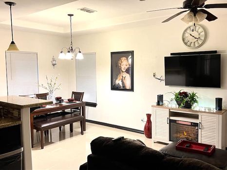 Apartments in Laredo, TX via cozycozy