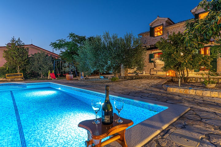 3 Bedroom Villa With Pool - Lozovac