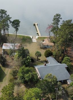 Lake Moultrie, SC airbnb, hotels and vacation rentals