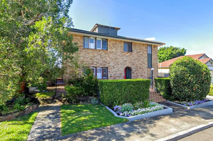 Drum8- 3 Bed Townhouse Drummoyne With Courtyard - カンバーランド・カウンティー