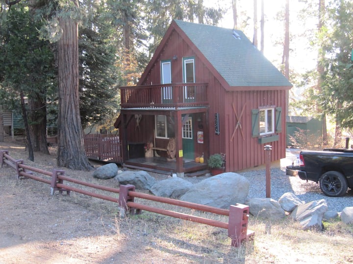 The Little Red Cabin - Long Barn, CA