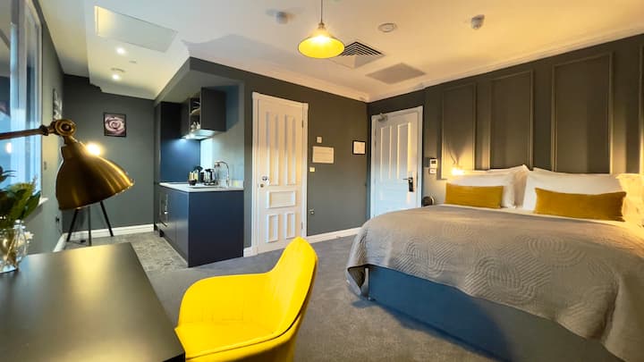 The Old Post Office By Deuce - Superior Apartment - Warrington
