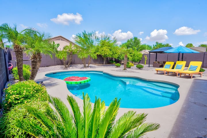 🌴 Beautiful Resort-like Backyard 🌴 With A Pool! - Goodyear, AZ
