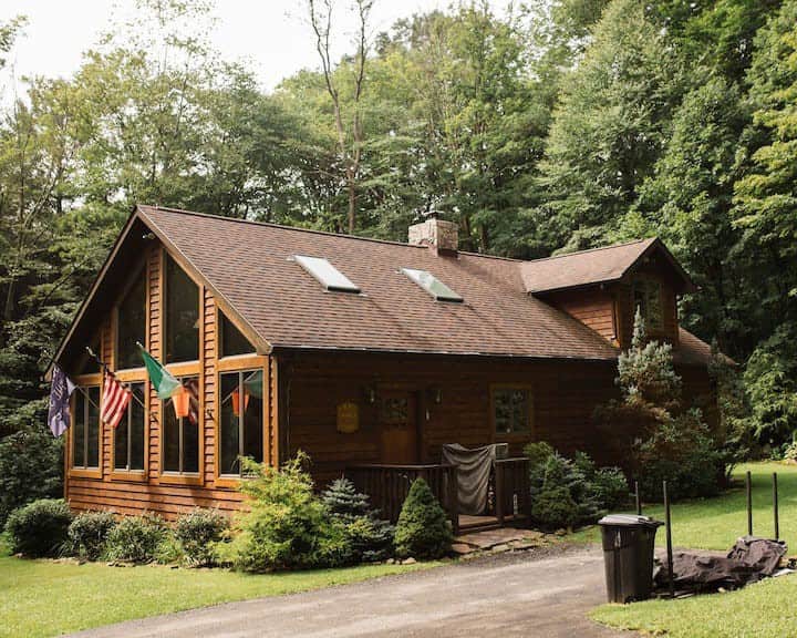 Cozy Cabin W/ Hot Tub & Indoor Fireplace - Pennsylvania