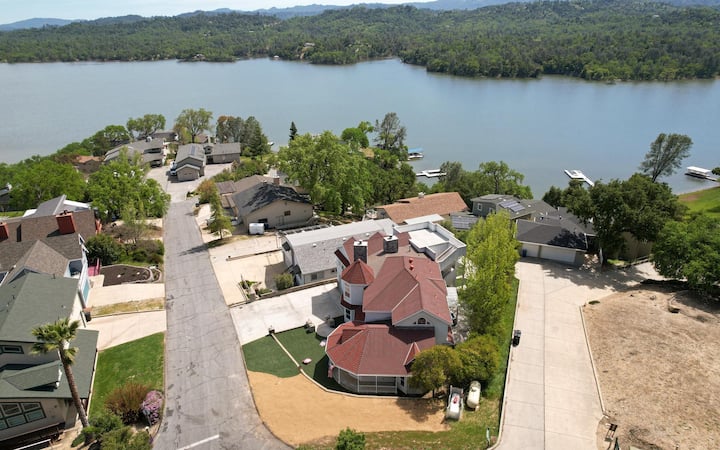 Come Visit Our Family Lake House, With Dock +Boats - Lake Nacimiento, CA