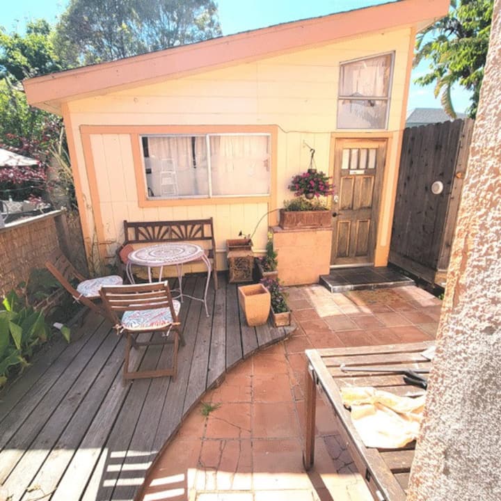 Cute One Bedroom Cottage In Albany - California