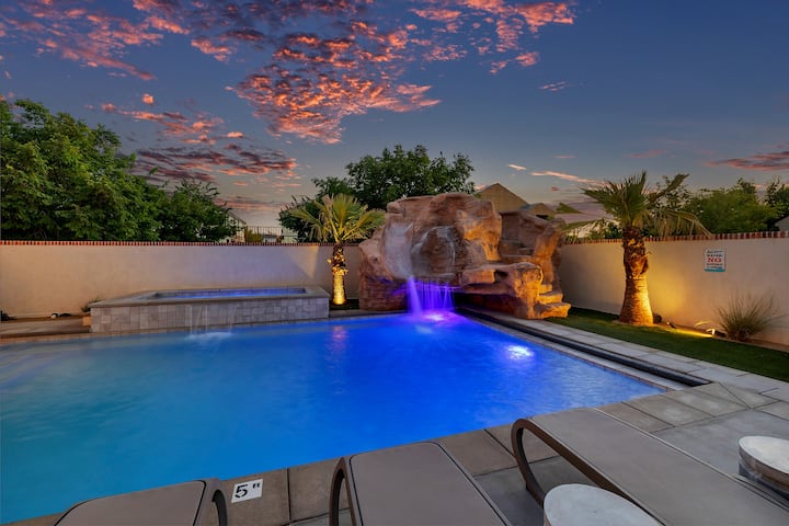 5 Suites, Heated Private Pool, 2 Spas, 2 Fire Pits - Hurricane, UT