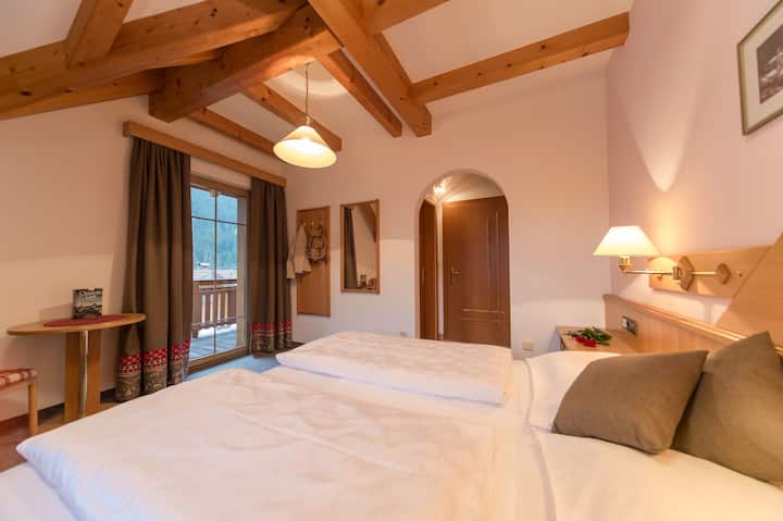 Apt5: Typical 2-bedroom Chalet With Free Parking - San Candido