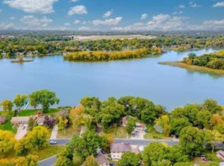 Lake Life In The Heart Of The Metro (Dog Friendly) - Brooklyn Park, MN