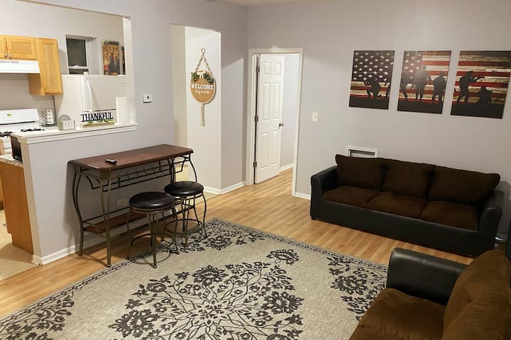 Lovely And Cozy Updated One Bedroom Apartment. 2r - North Chicago, IL