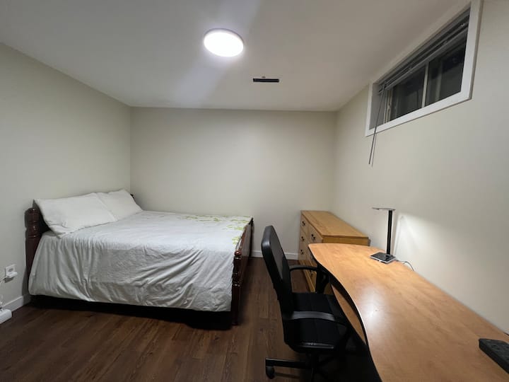 Clean One Bedroom In Basement. - Thunder Bay